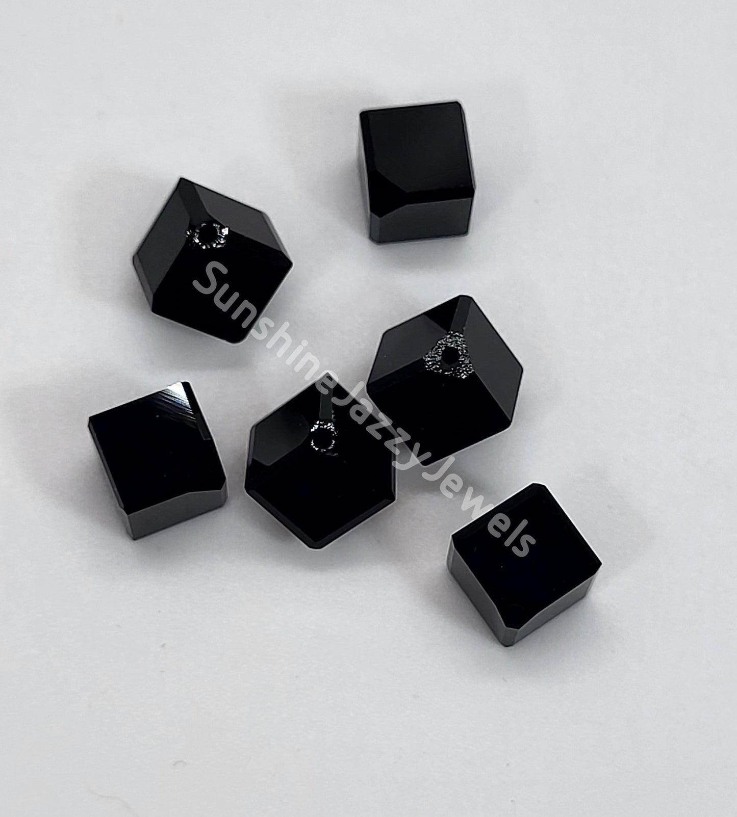 #5600 - Swarovski Crystal Diagonally Cube Beads