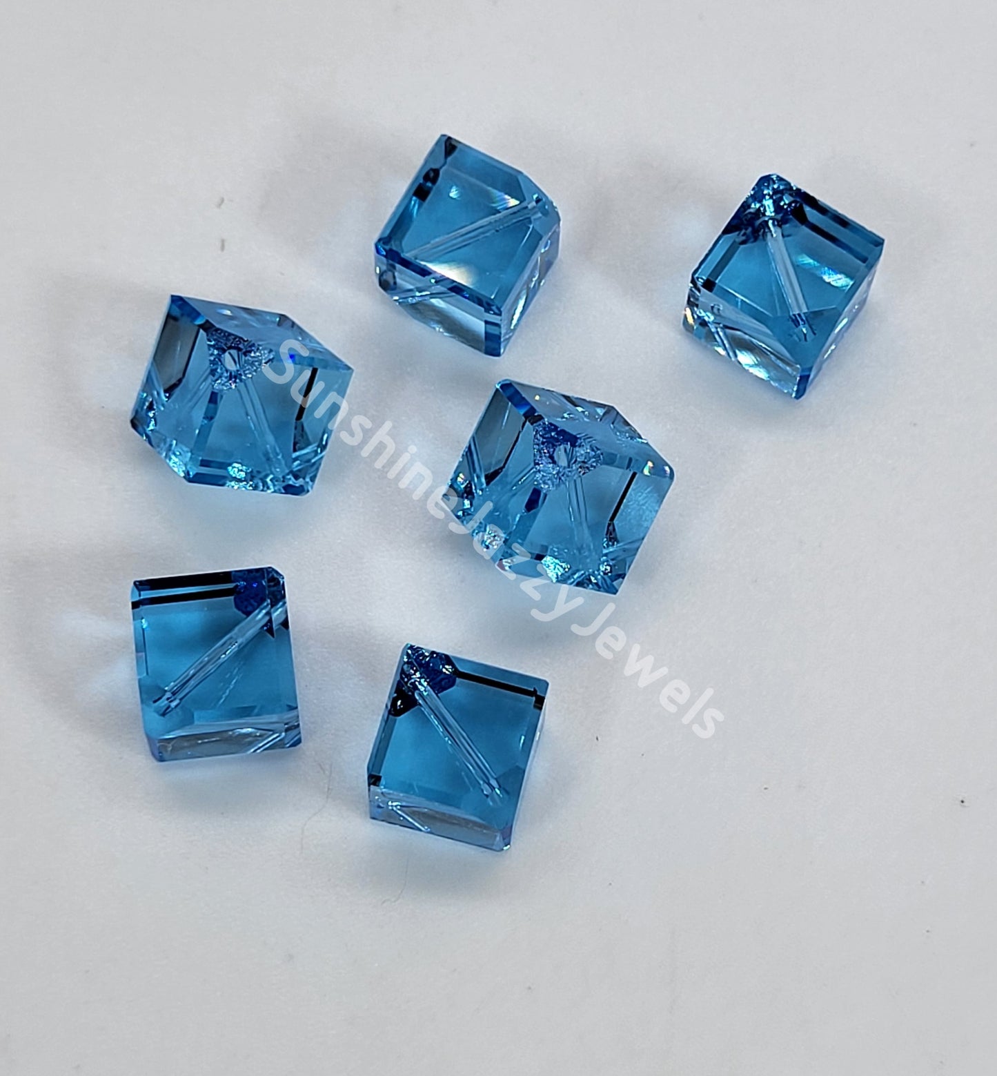 #5600 - Swarovski Crystal Diagonally Cube Beads