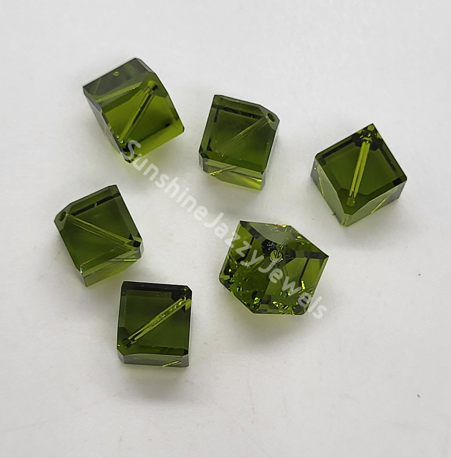 #5600 - Swarovski Crystal Diagonally Cube Beads