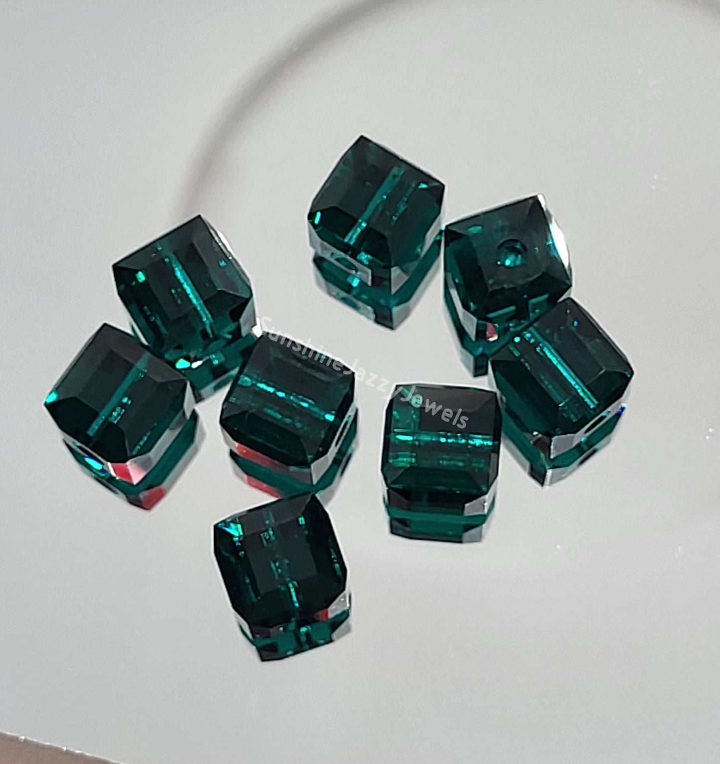 #5601 - Swarovski Crystal 8mm Faceted Cube Beads