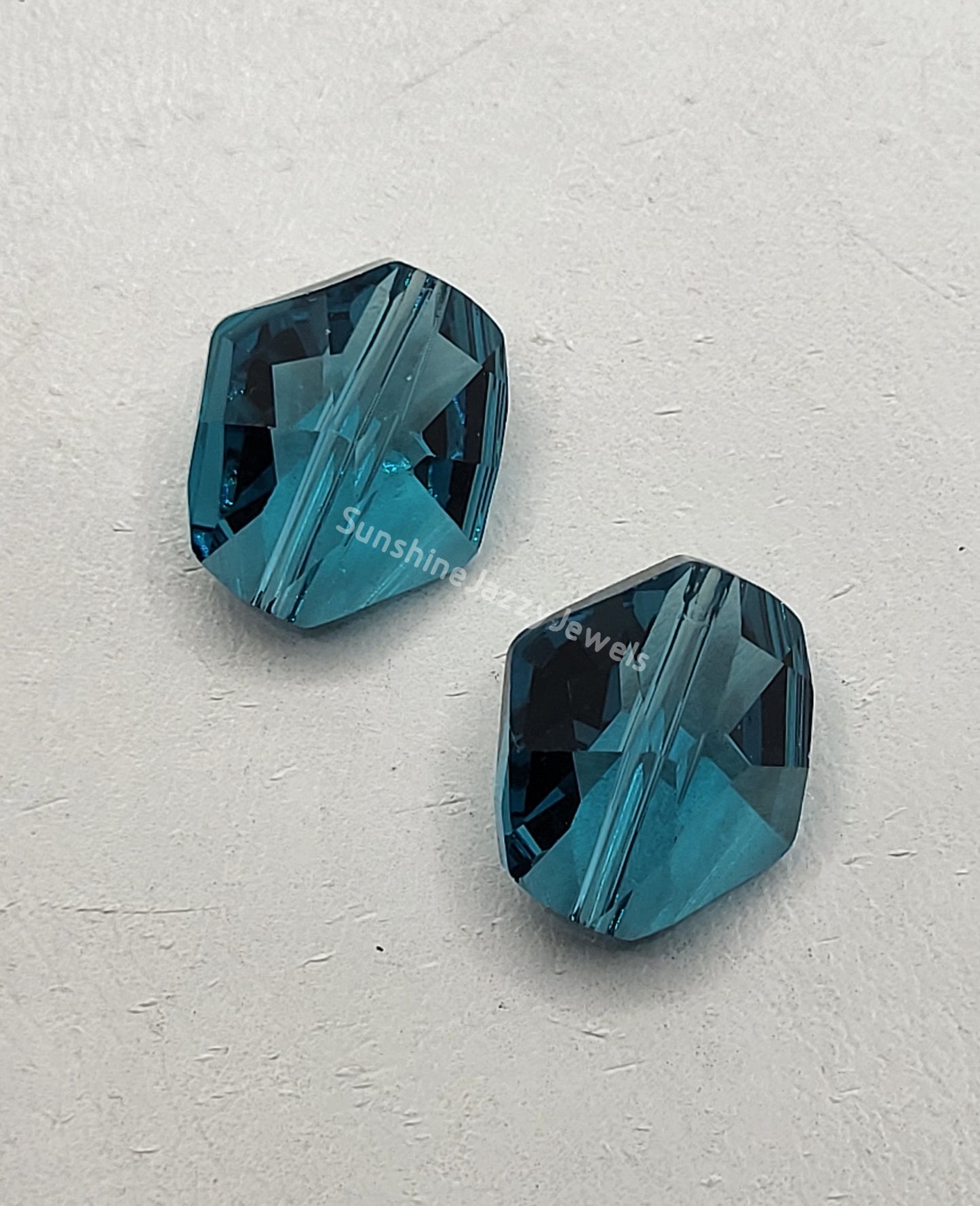 #5523 - Swarovski Crystal 16mm Cosmic Beads