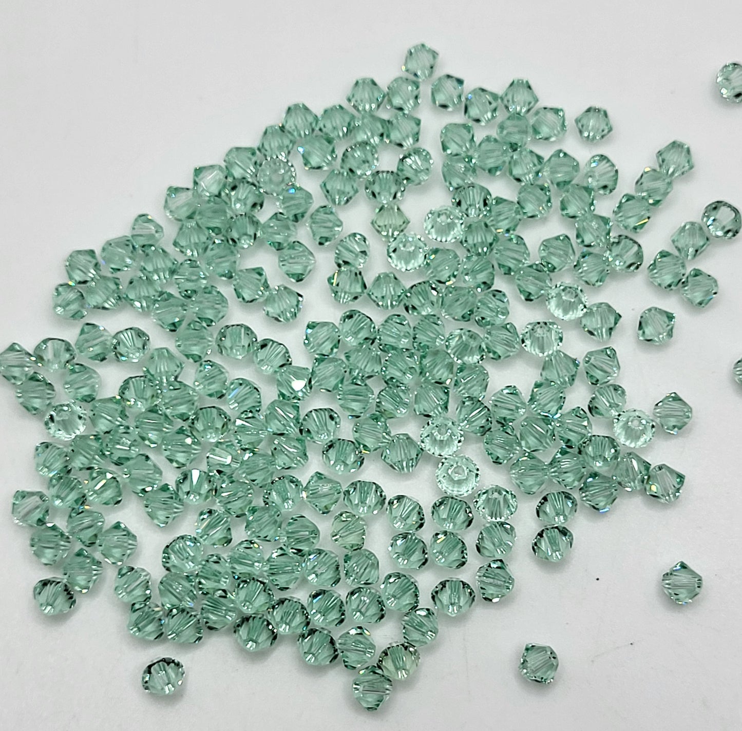 CLEARANCE MIX!  200pc ?Swarovski? Light Green 4mm Bicone Beads