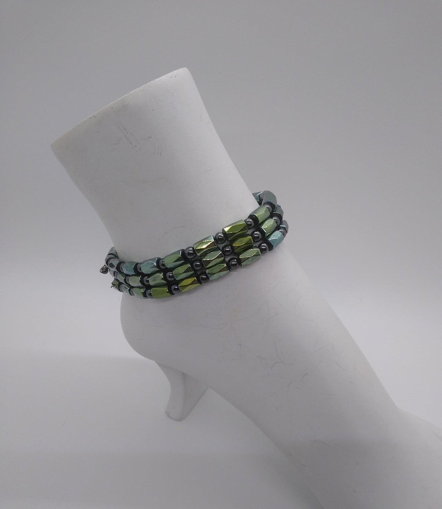 Therapeutic Magnetic Wrap Bracelet - Metallic Green